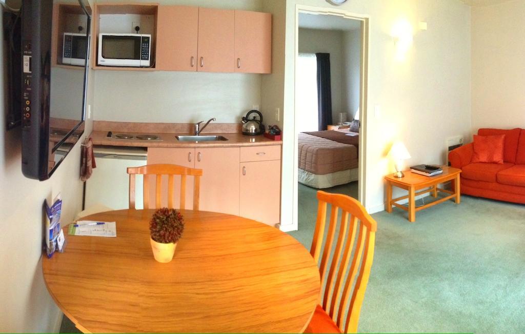 כרייסטצ'רץ' Bush Inn Court Motel מראה חיצוני תמונה